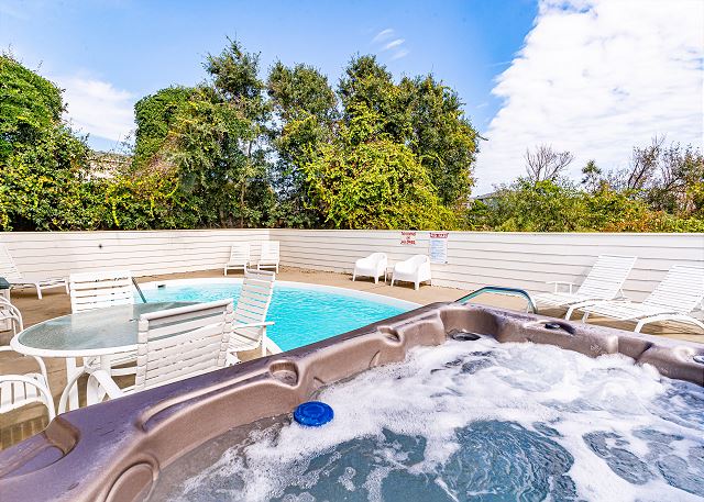 nauti-doonz-hot-tub