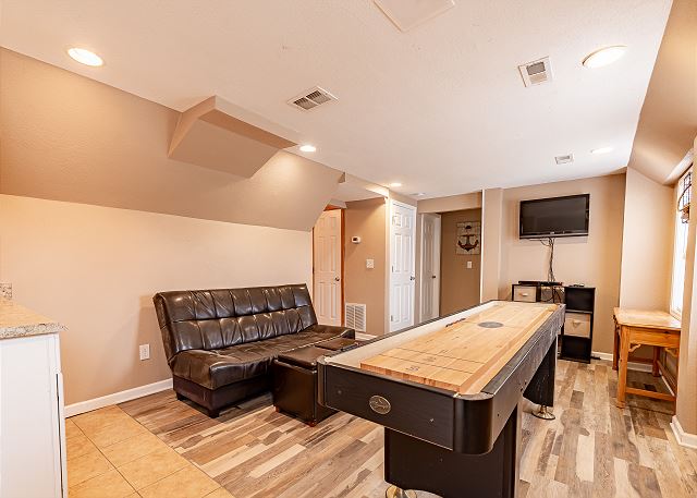 rec-room-with-shuffleboard-nauti-gulls